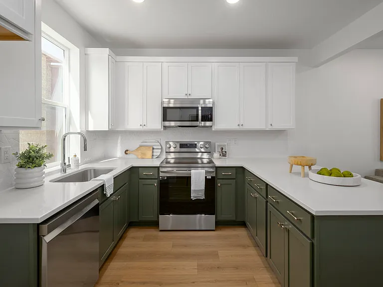 Azure Townhomes Phase I — Photo 10