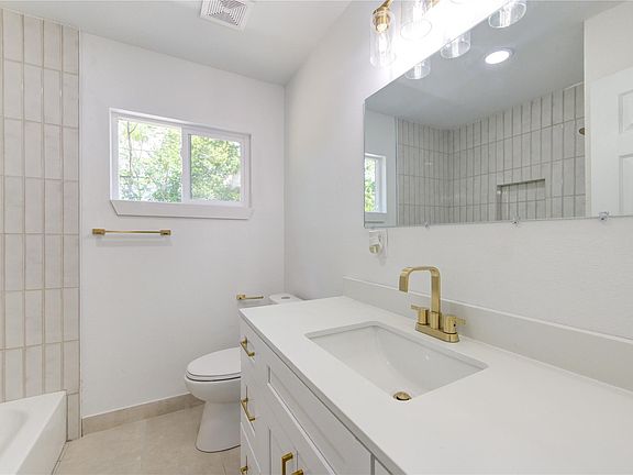 5th image of 6725 Madrid St