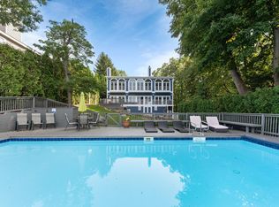 4226 Ponchartrain Dr, New Buffalo, MI 49117