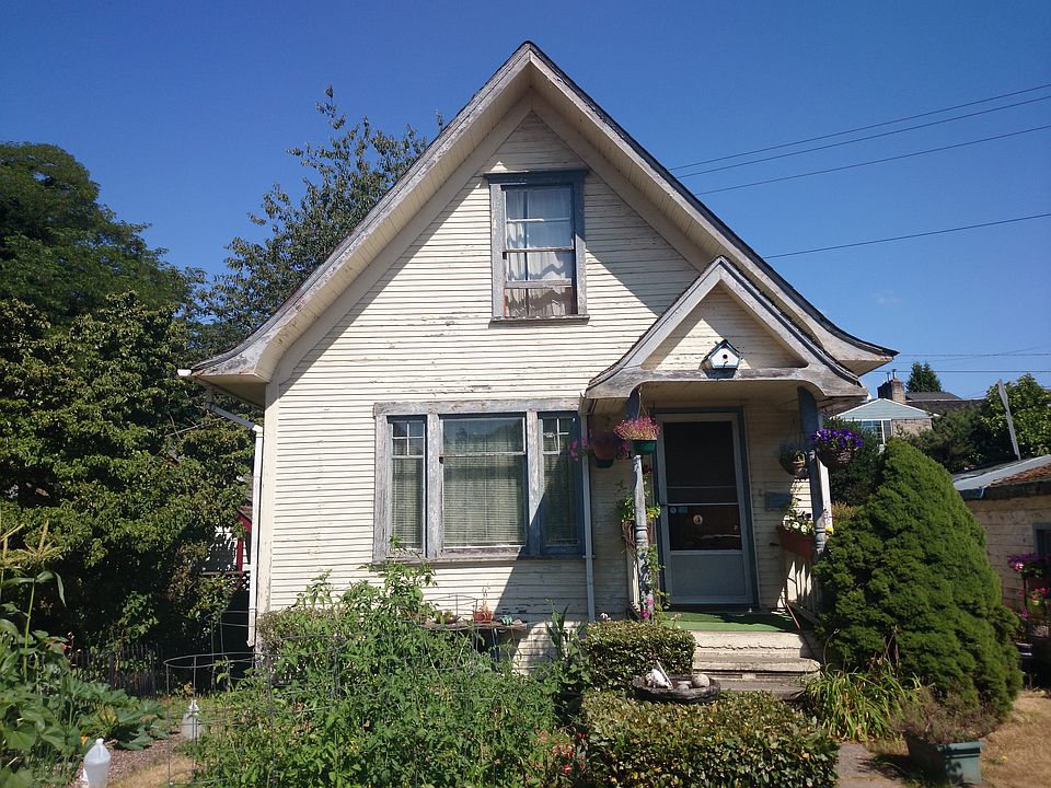 2nd image of 2646 49th Ave SW
