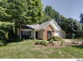 7832 Ambleside Dr, Charlotte, NC 28216