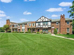 318 Windsor Rdg UNIT 14, New Castle, PA 16105