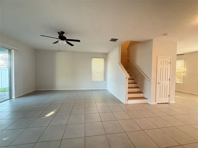 423 Kestrel Dr — Photo 6