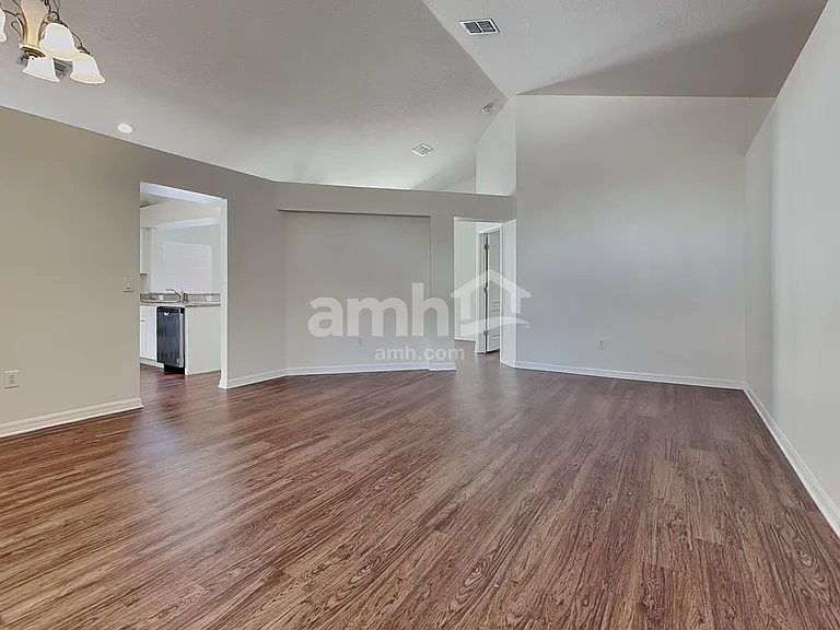 30734 Midtown Ct — Photo 7