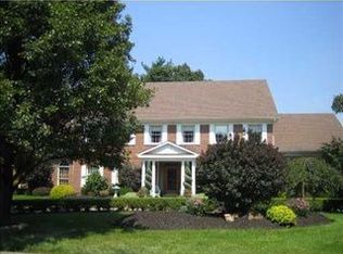 115 Gatehouse Dr, Coraopolis, PA 15108