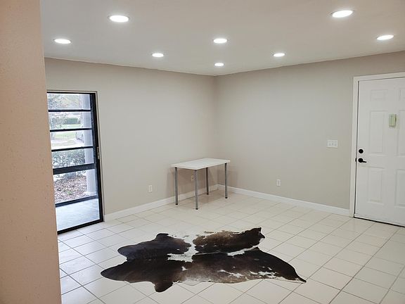 3rd image of 2752 Oak Park Way