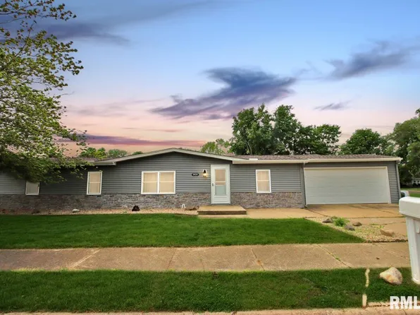 900 Eisenhower Dr, Pekin, IL 61554