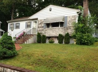 256 Ridgewood Dr, Norwood, MA 02062