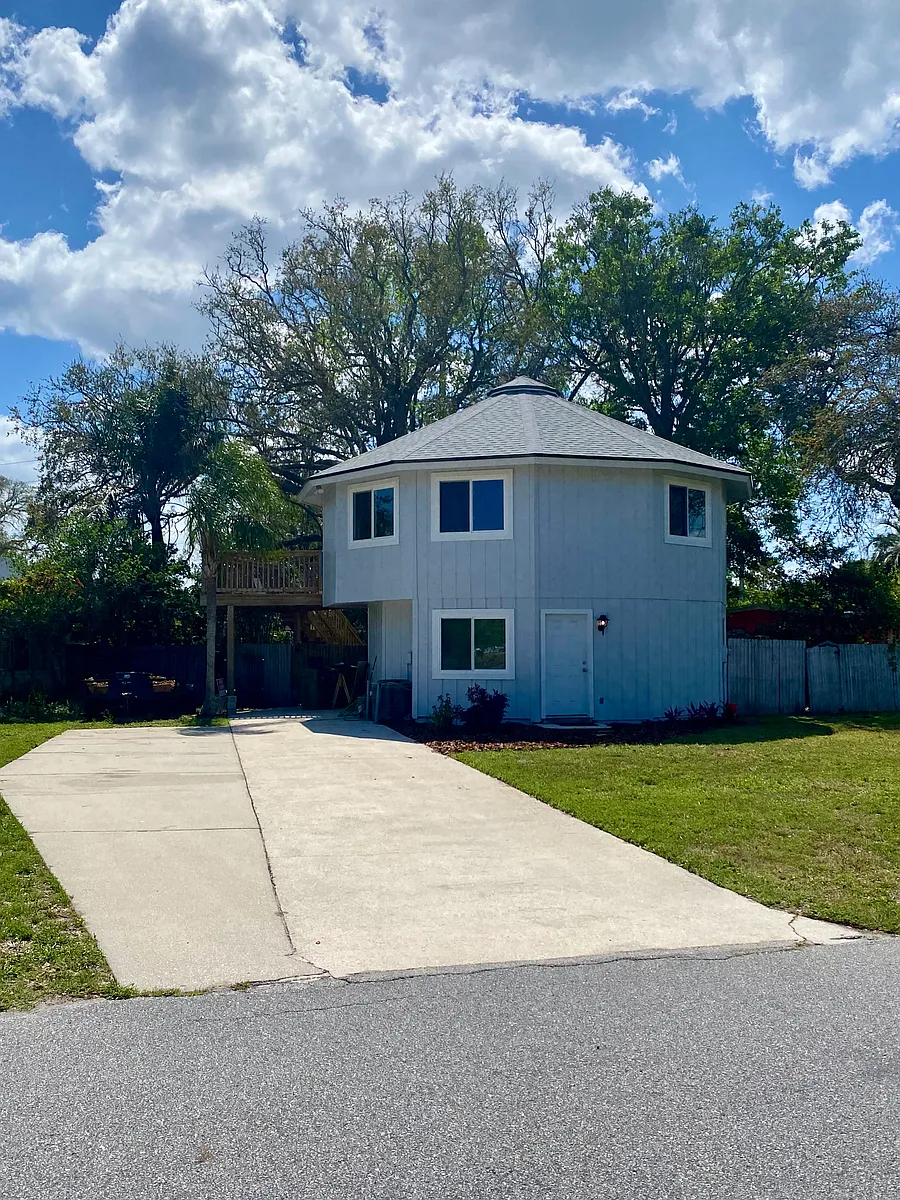 Building Photo - 840 Holly Dr