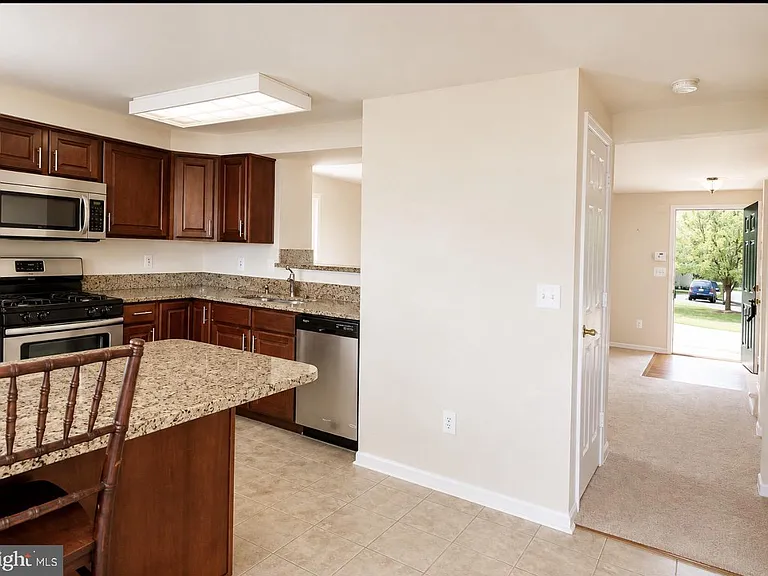 3351 Canton Ct — Photo 7