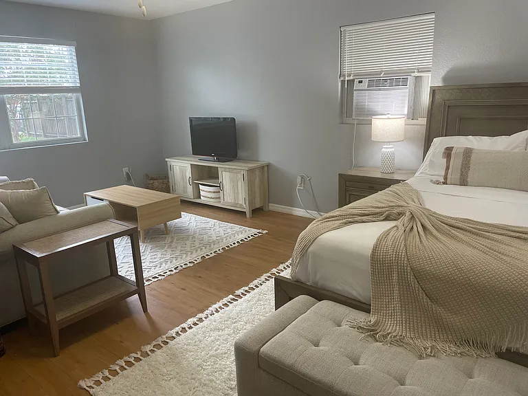 3106 W Cordelia St #B — Photo 4