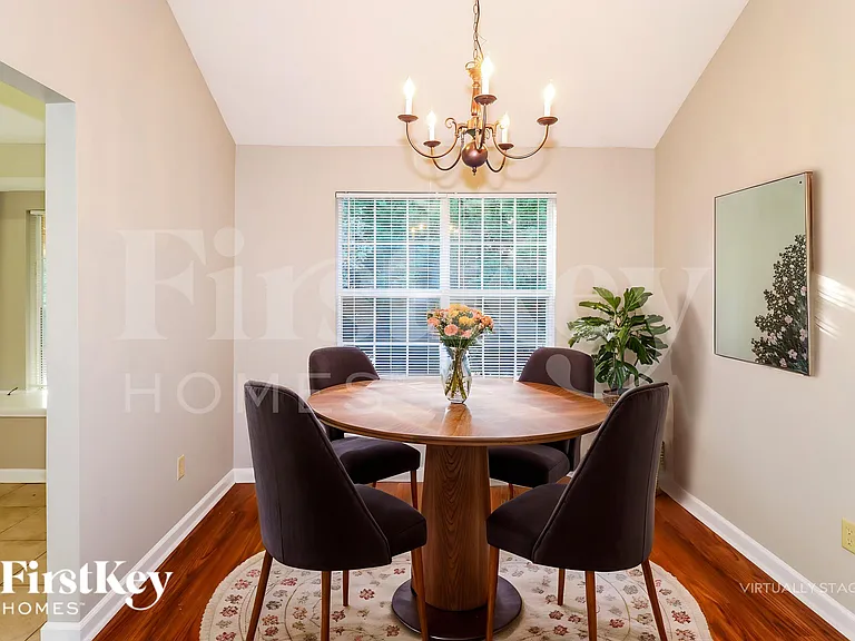 1411 Carlton Ridge Dr — Photo 7