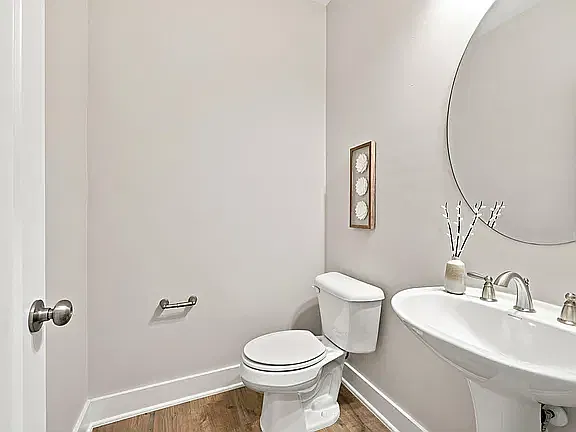 4 bed, 2.5 bath, 2447 sqft, $2,750 — Photo 2