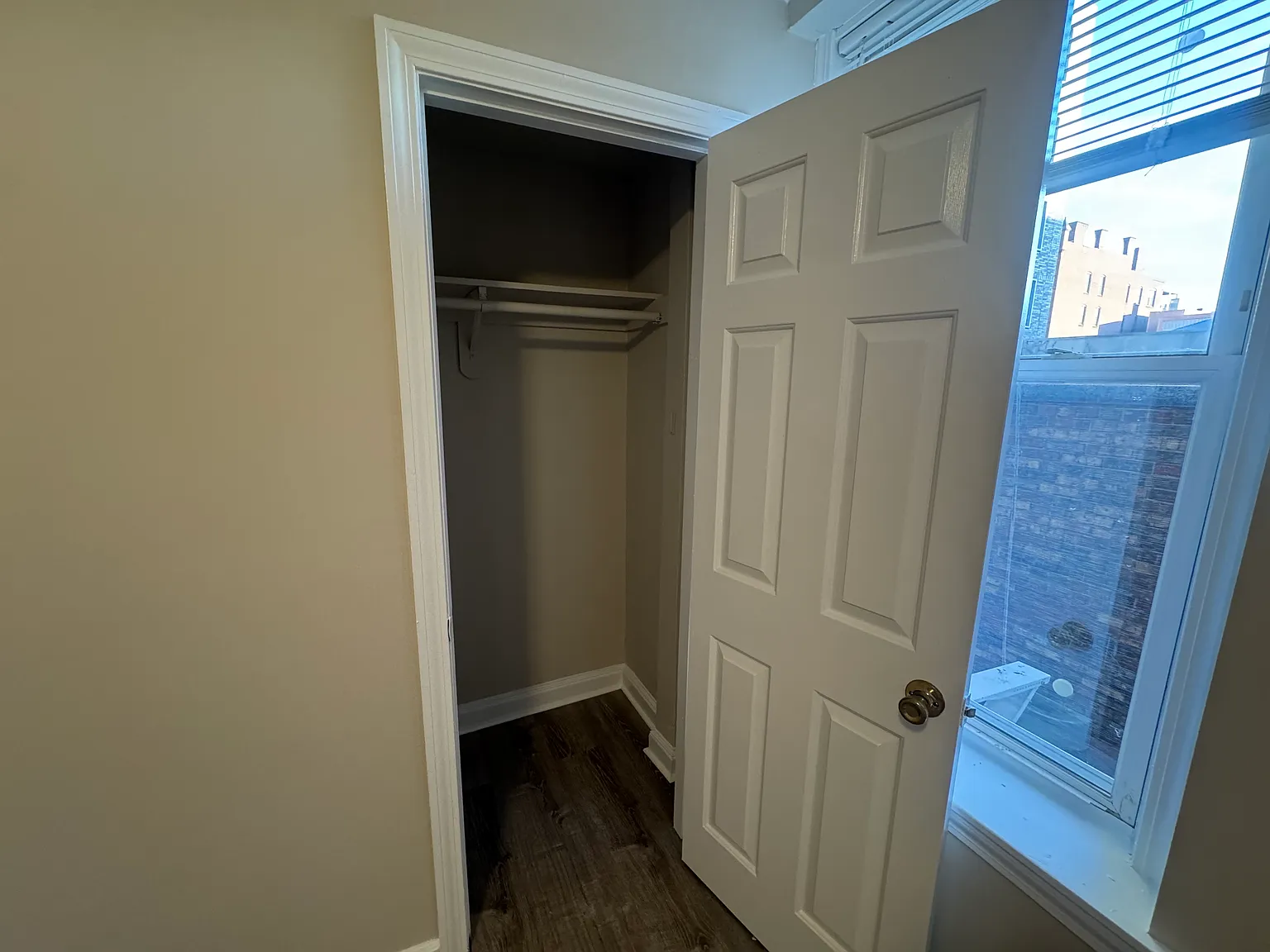 3 bed, 9999 sqft, $3,700 — Photo 3