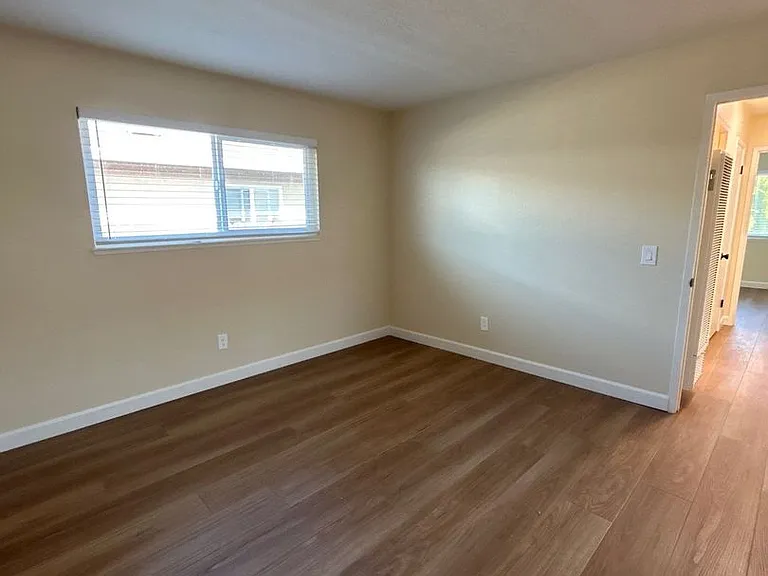 271 W Alvin Dr #A — Photo 9