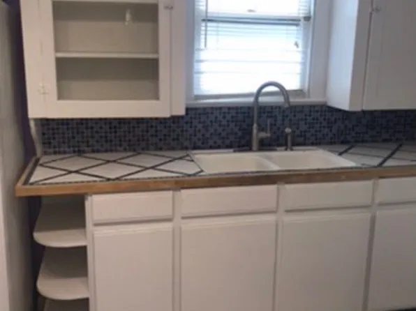 1107 W Russell Pl #1, San Antonio, TX 78201