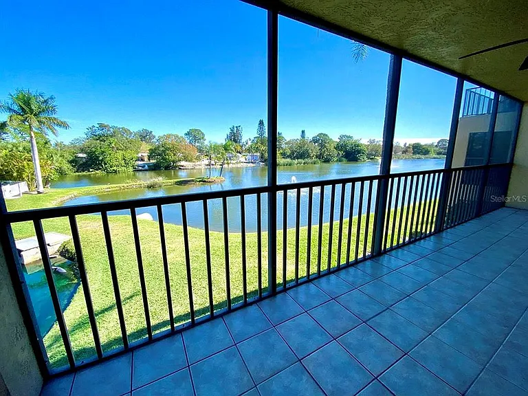 5553 Ashton Lake Dr #5553 — Photo 4