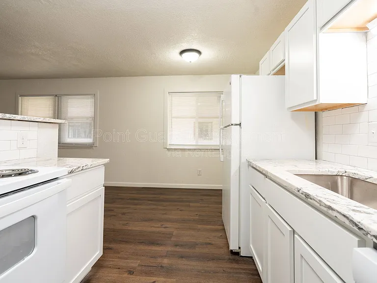 750 W Dayton Ave #204 — Photo 13