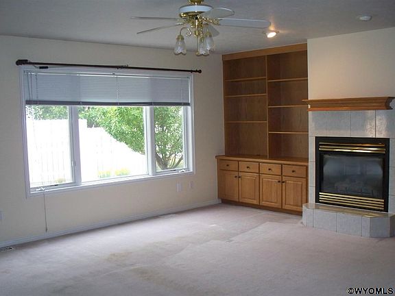 5th image of 745 Ironwood St