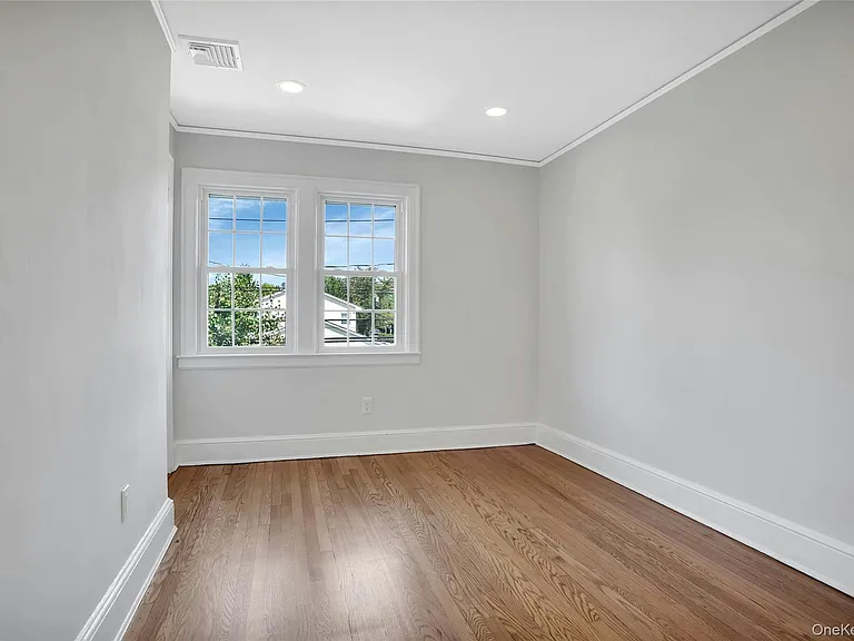 92 Hillside Ave — Photo 20