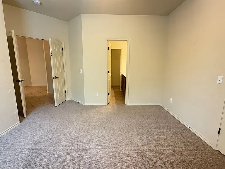 10100 Shadowview Dr — Photo 31