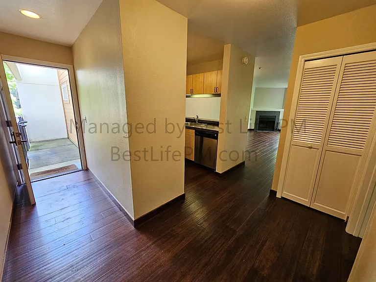1535 SW Clay St #301 — Photo 12