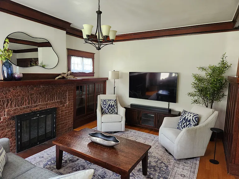 1315 W Hays St — Photo 10