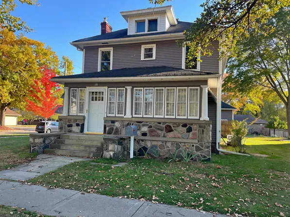 78 Spring St, Hillsdale, MI 49242