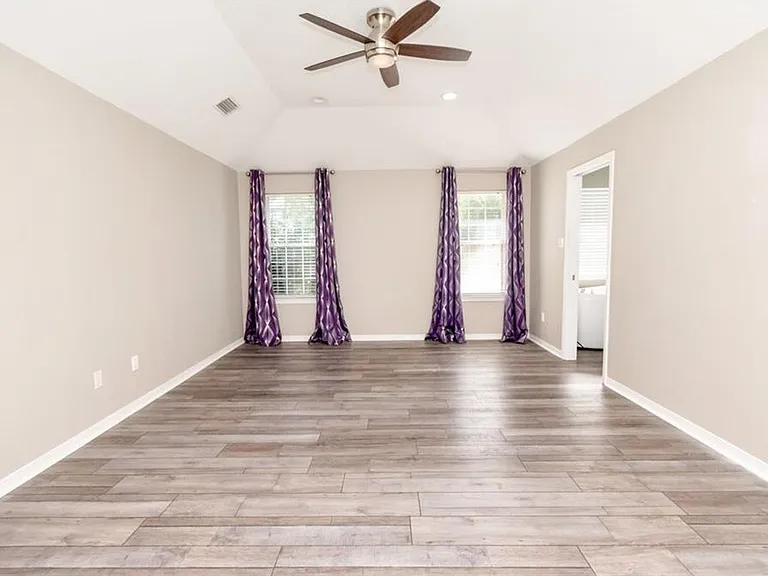 7490 Quency Dr — Photo 29