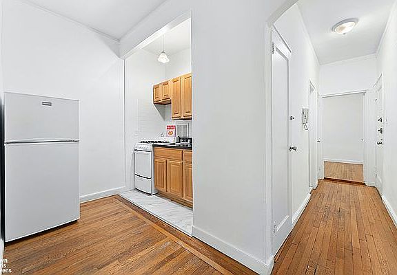 4th image of 343 E 51st St APT 2H