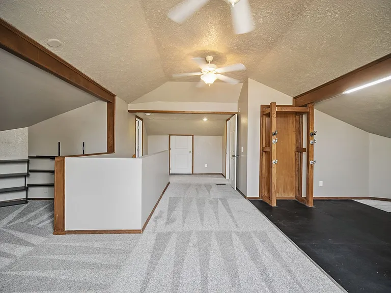 5703 N Regal St — Photo 44