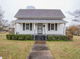 33 Smythe St, Pelzer, SC 29669