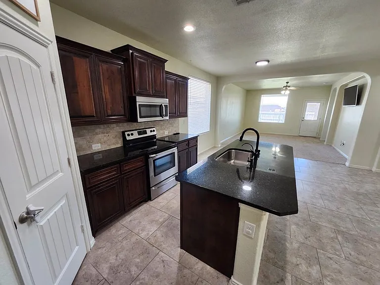 6406 Hall Of Fame Blvd — Photo 20