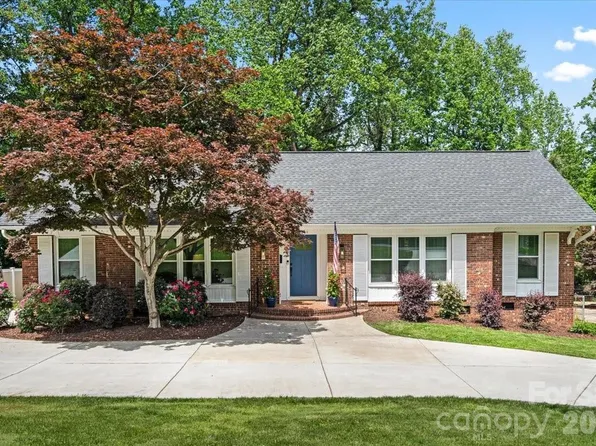 3741 Riverbend Rd, Charlotte, NC 28210