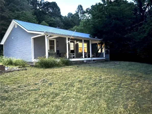 391 Rose Petal Ln, Ellijay, GA 30540