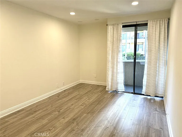1630 S Bentley Ave #103 — Photo 12