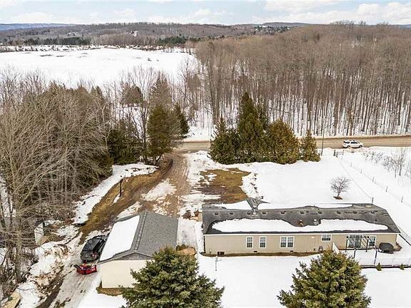 3rd image of 305 N Advance Rd