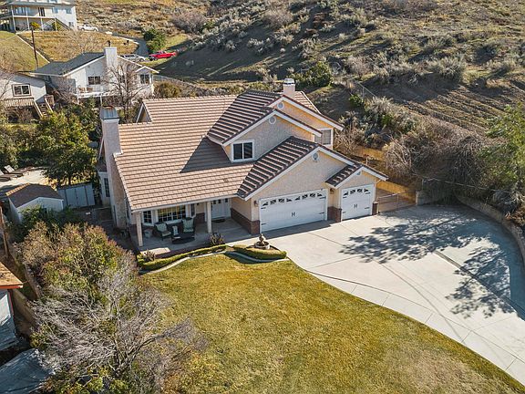 4th image of 42818 Whetstone Dr