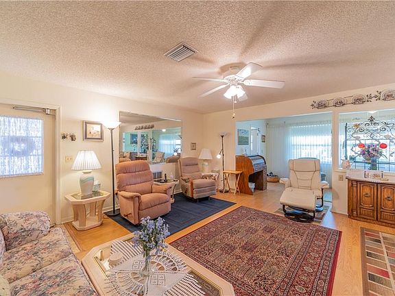 4th image of 1901 Canterbury Ln Unit 3