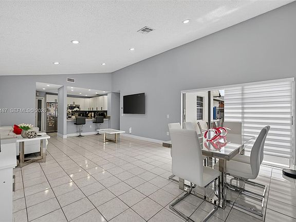 5th image of 25050 SW 129th Ct