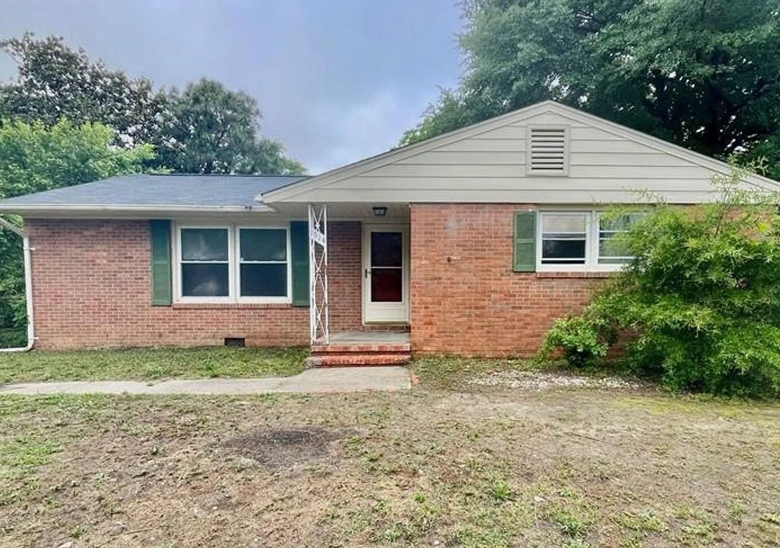 1514 Roxie ~ Welmar Heights — Photo 1