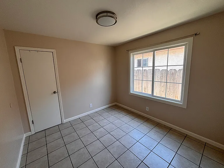 213 Paloma Ave — Photo 10