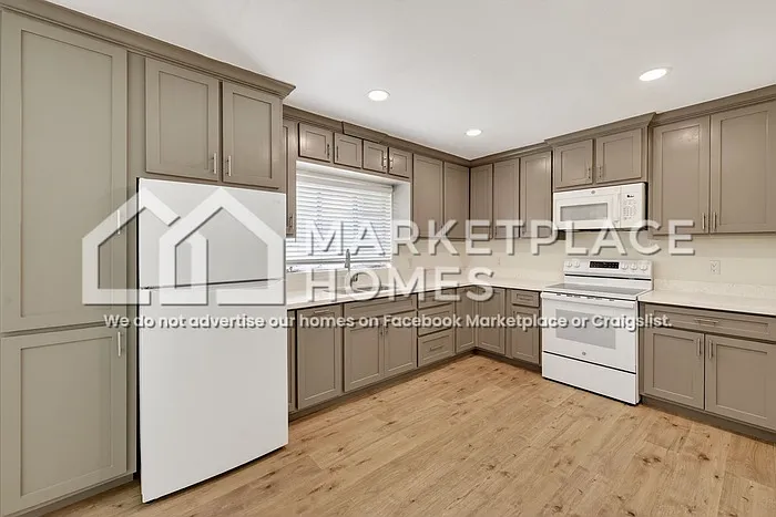 1209 Harvey St — Photo 7
