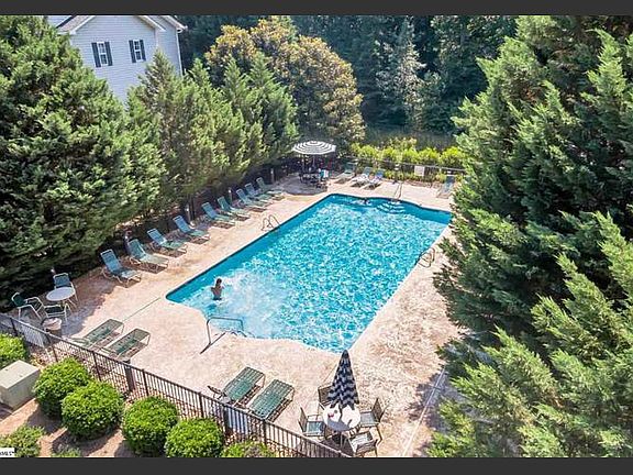 3rd image of 321 McKenna Cir