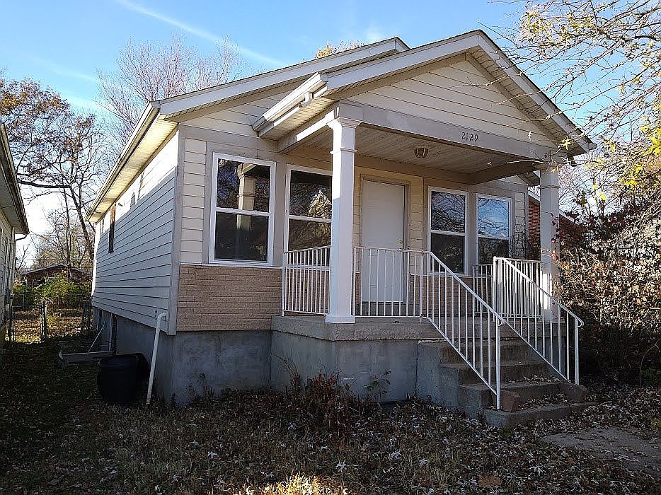 1st image of 2129 Oakdale Ave