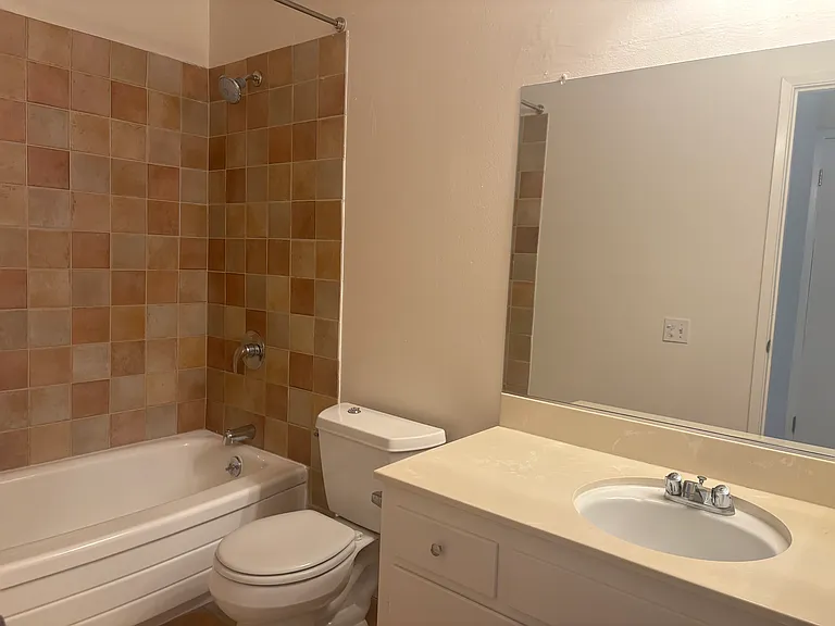 570 Mira Vista Ave #106 — Photo 8