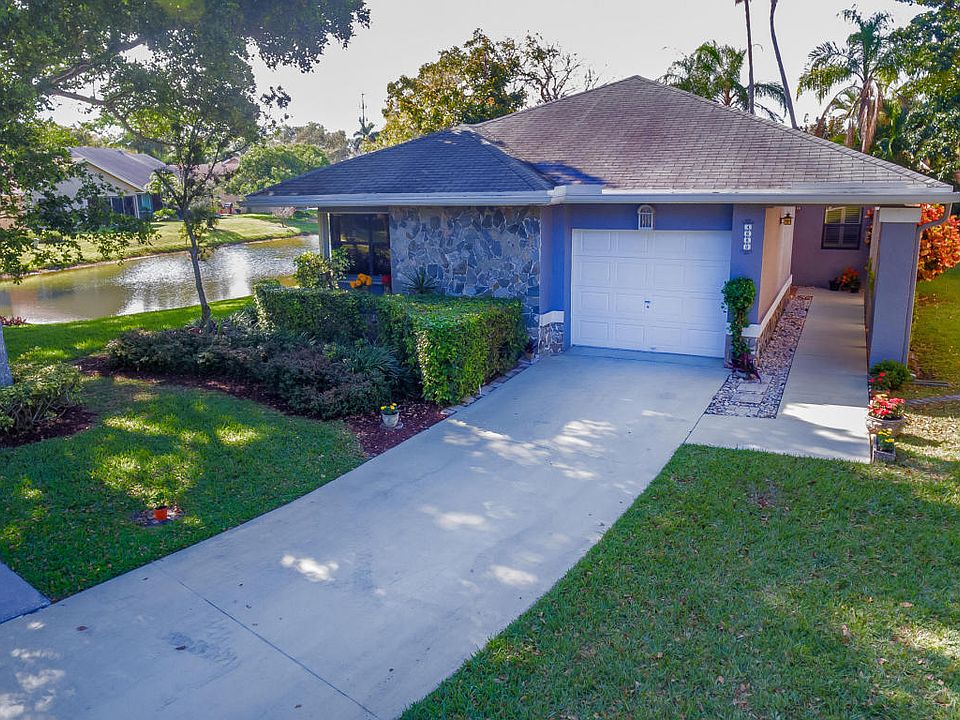 1st image of 4880 Calamondin Cir