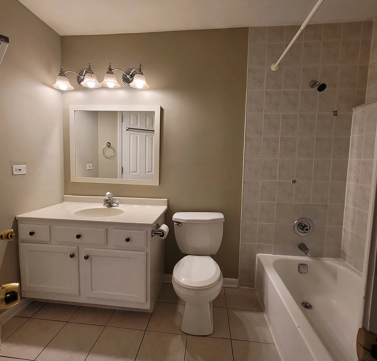 1 bed, $1,600 — Photo 4