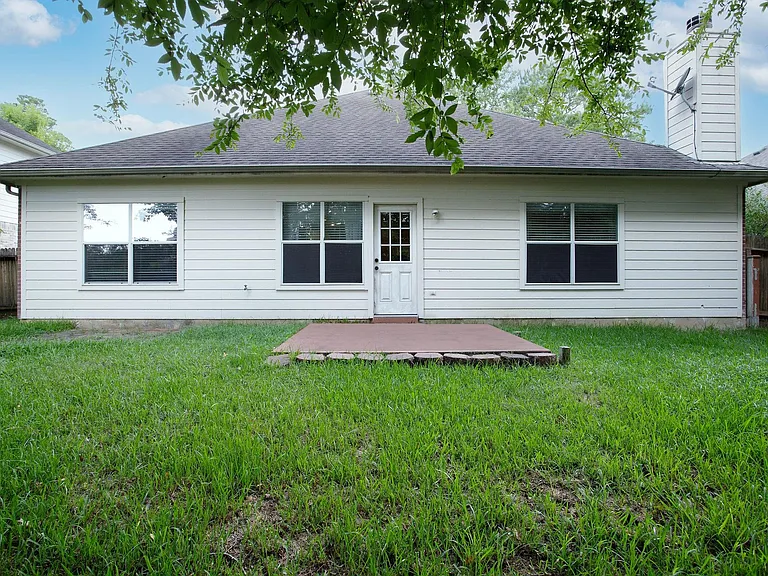 28610 Hidden Cove Dr — Photo 25