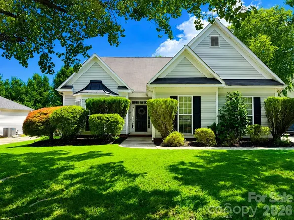 570 Surry Trace Cir NW, Concord, NC 28027
